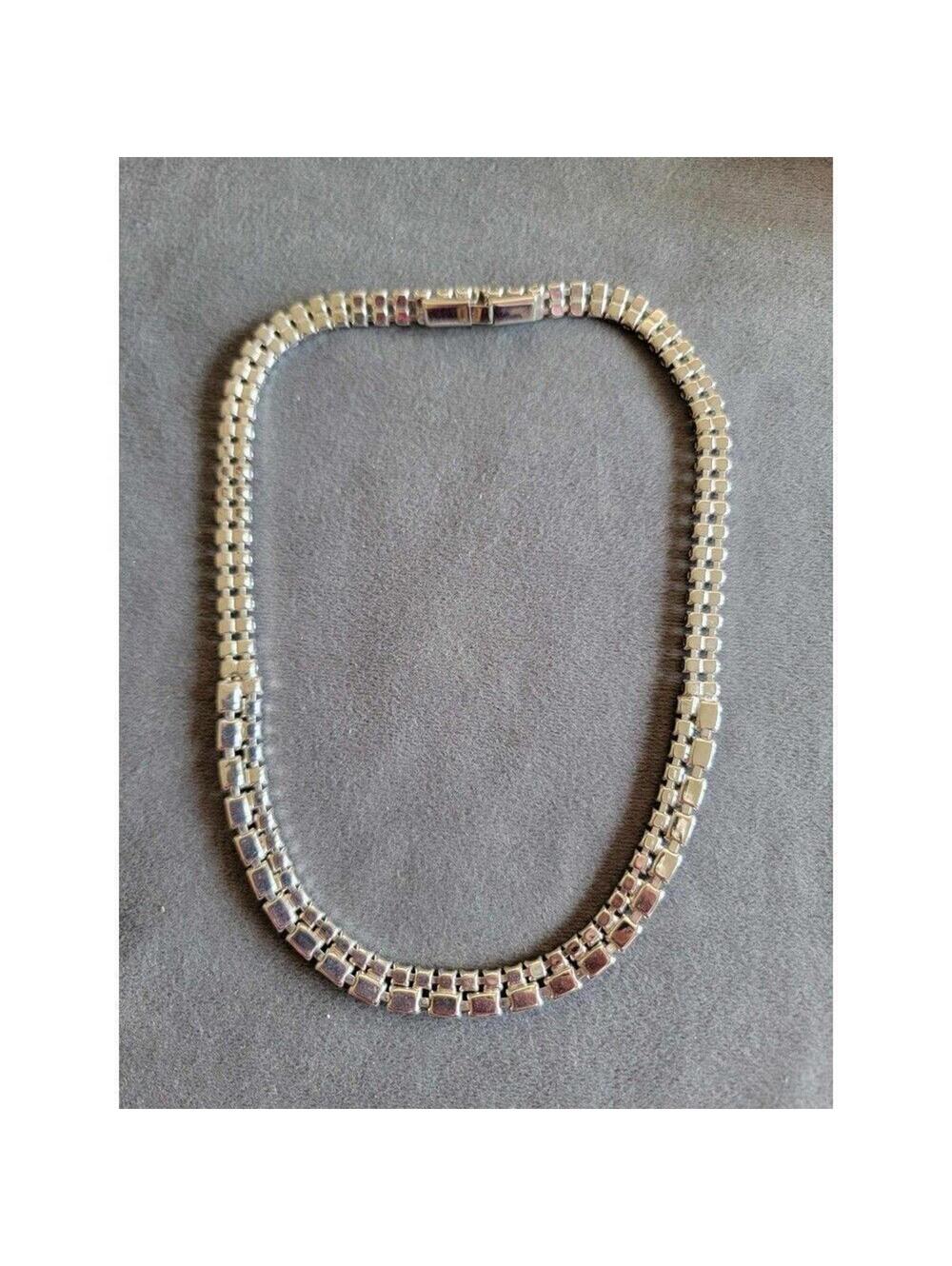 Pretty Rhinestone Necklace - Picture 2 of 6